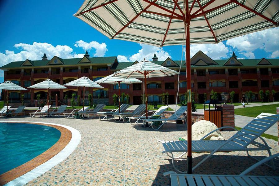 Morelux Boutique Hotel Qapschaghai Exterior foto