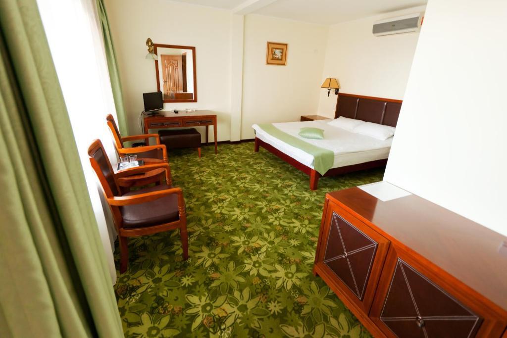 Morelux Boutique Hotel Qapschaghai Zimmer foto