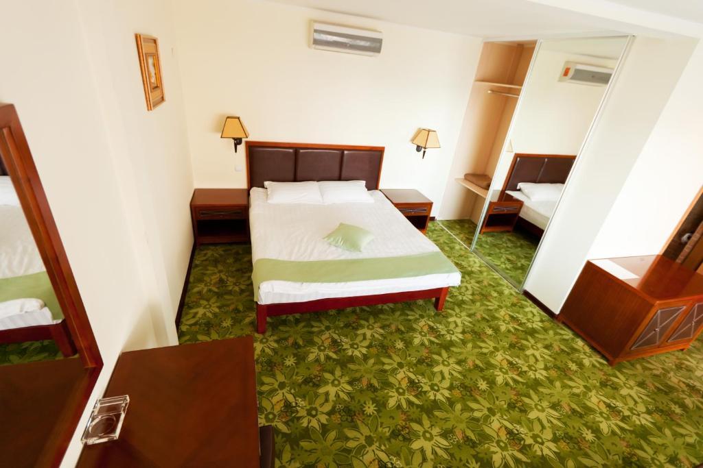 Morelux Boutique Hotel Qapschaghai Zimmer foto